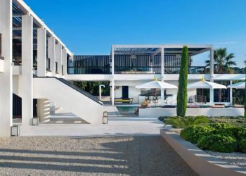 Biệt thự hiện đại sang trọng trên Cap d'Antibes