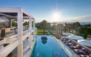 Biệt thự hiện đại sang trọng trên Cap d'Antibes 5 Biệt thự hiện đại sang trọng trên Cap d'Antibes