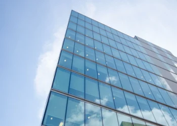 Kính cường lực Eurowindow: an toàn và bền vững
